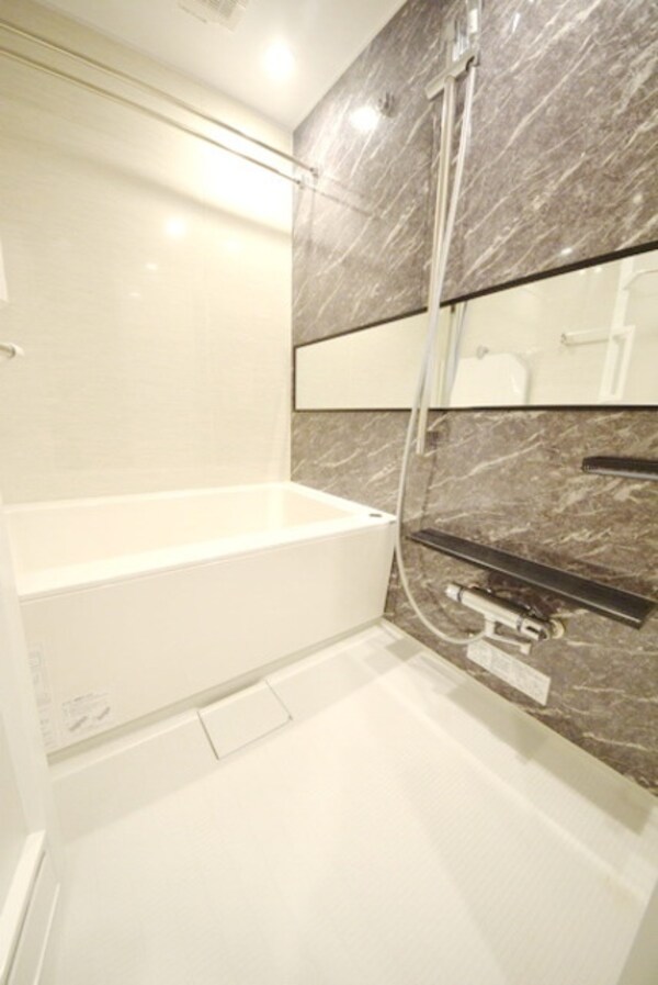 バス／シャワールーム等(★広々としたバスルームです★)