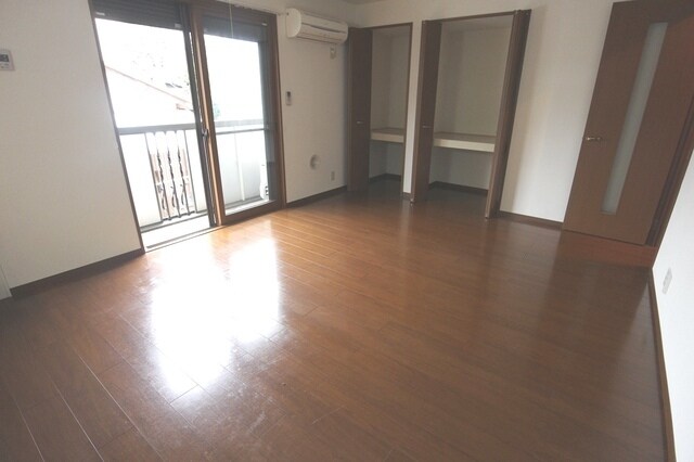 物件内観写真2　(★リビング★)