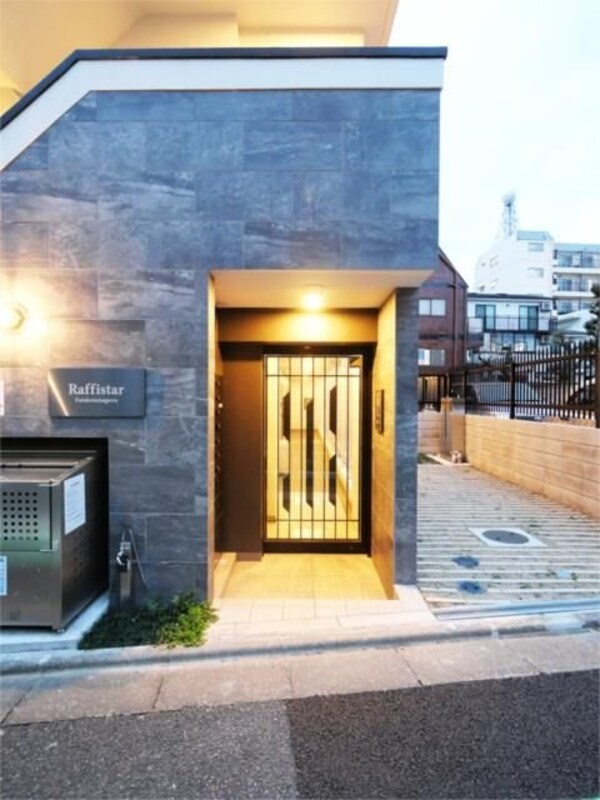 エントランス(★お問い合わせはタウンハウジング祖師ヶ谷大蔵店まで★)