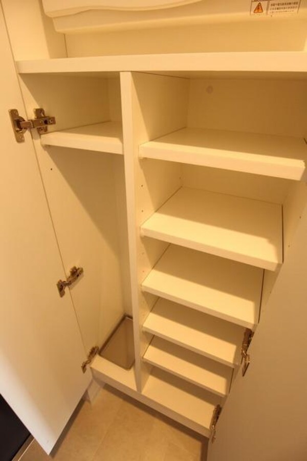 玄関(★シューズＢＯＸ付の玄関★)