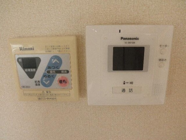 設備(モニター付きインターホン)