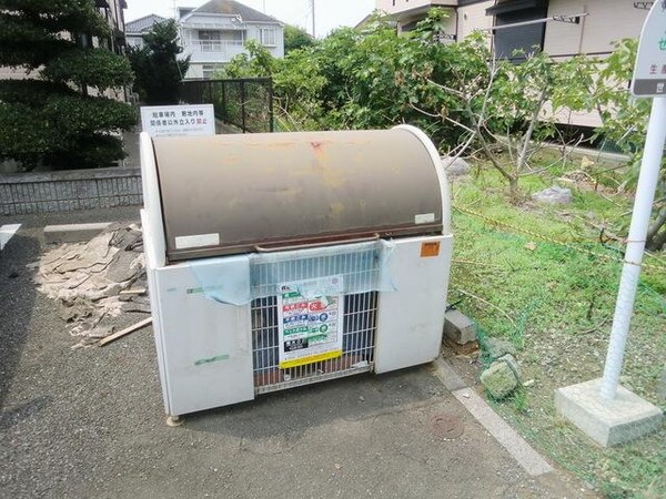 共有部分(★専用ゴミ置き場です★)