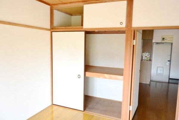 収納(★押入れタイプの収納です★)