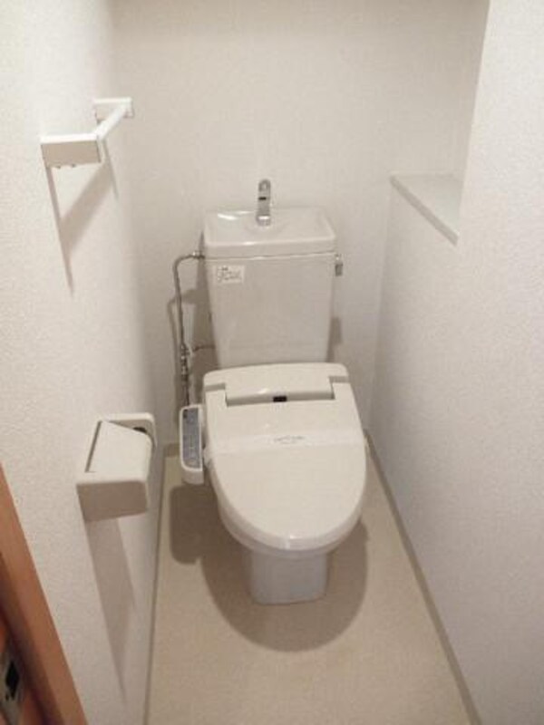 トイレ(お部屋探しは株式会社　タウンハウジング　までお気軽にお問合…)