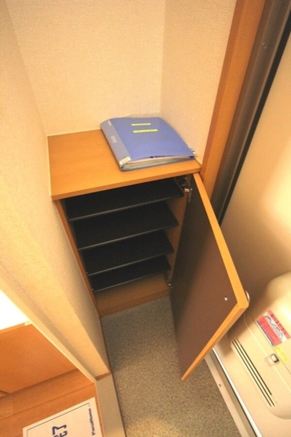 設備(★シューズＢＯＸ付の玄関★)