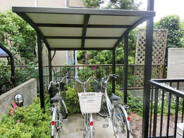 共有部分(★屋根付きの駐輪スペースです★)