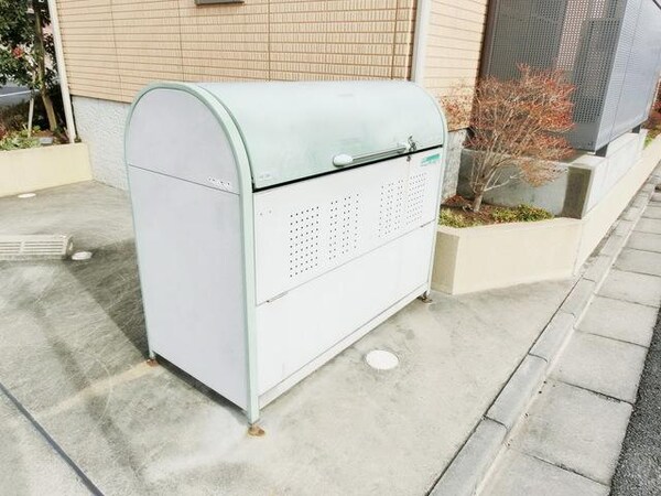共有部分(★共用のゴミ置き場です★)