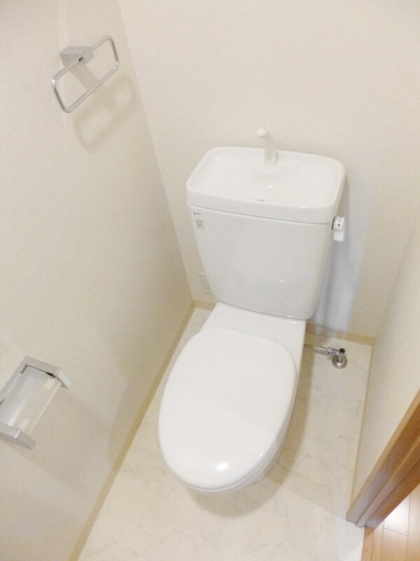 トイレ(※別部屋参考写真)
