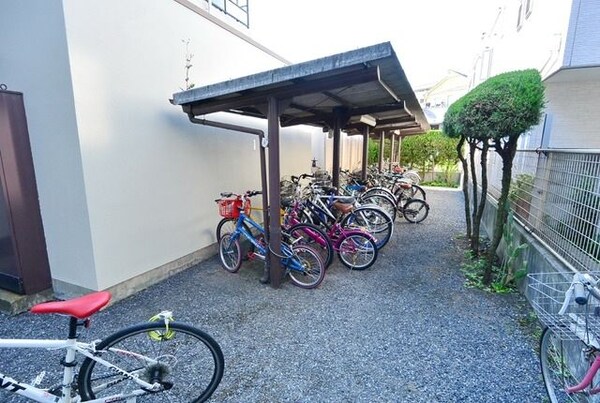 共有部分(★敷地内に屋根付き駐輪場が有ります★)