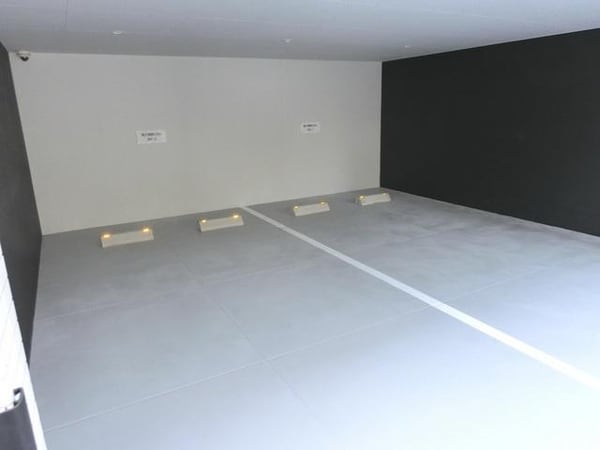 駐車場(★屋内駐車場スペースは2台です★)