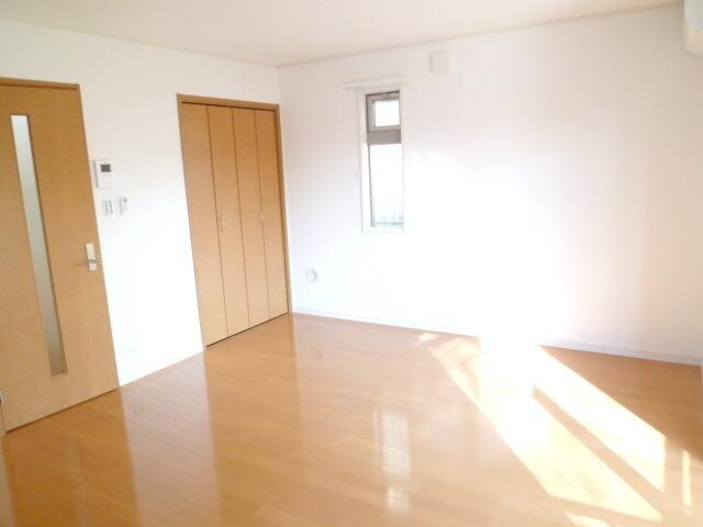 物件内観写真2　(★2面採光★)