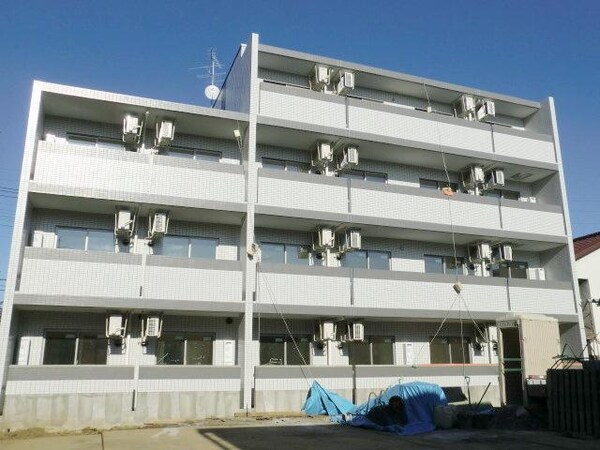 外観(★南西向き日当たり良好・お洒落な外観タイル貼りです★)