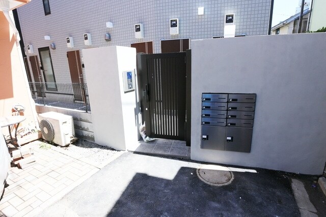 物件内観写真3　(★エントランス★)