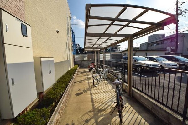 共有部分(★屋根つきの駐輪スペースです★)