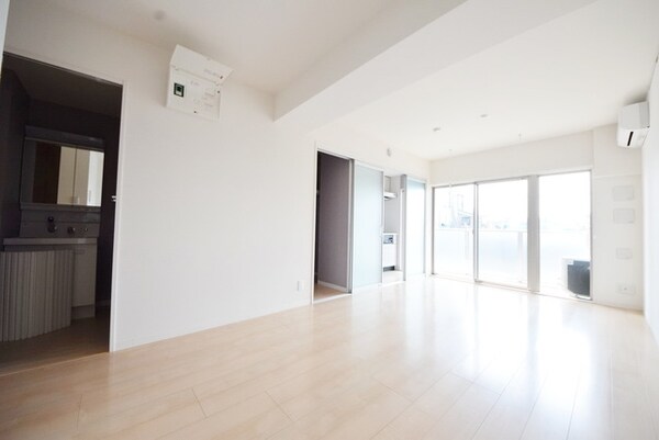 その他室内・内装(★洋室は10帖と広く開放的です★)