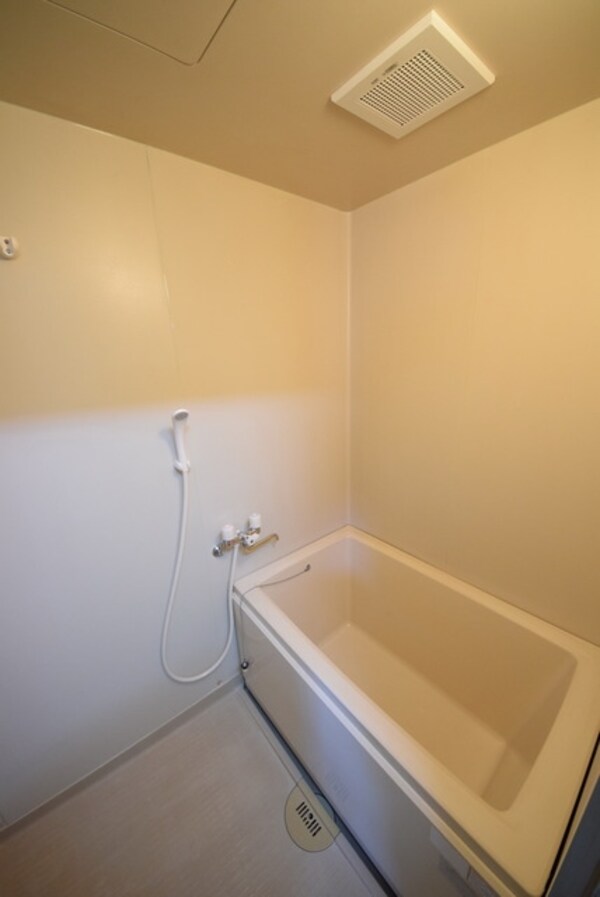 バス／シャワールーム等(★バス・トイレ別★南向きです★国領駅から徒歩3分★)