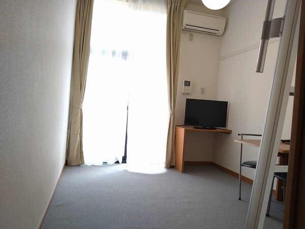 寝室(1階はフローリング仕様です。)