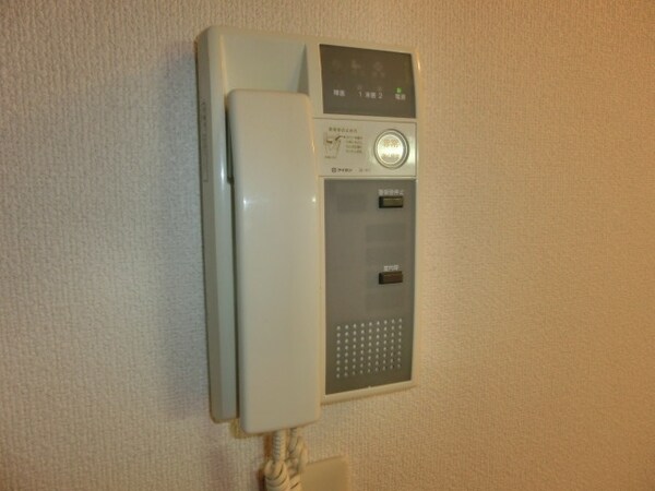 設備(インターホンです)