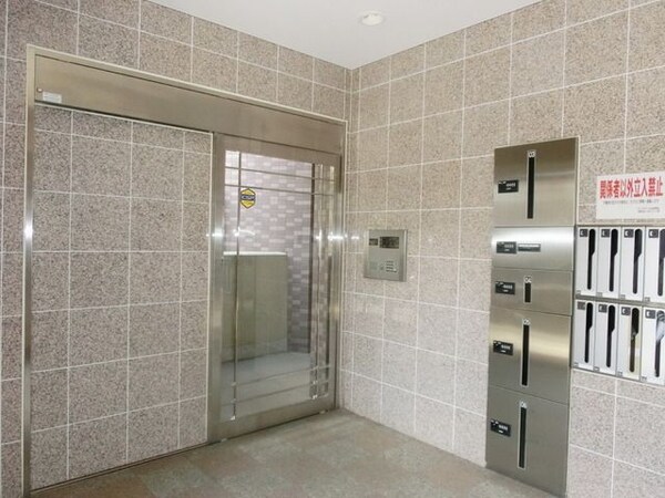 エントランス(外観・共用部分)