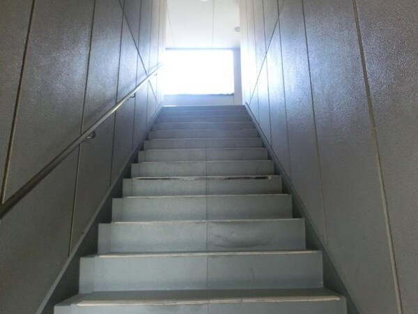 共有部分(★共用の階段です★)
