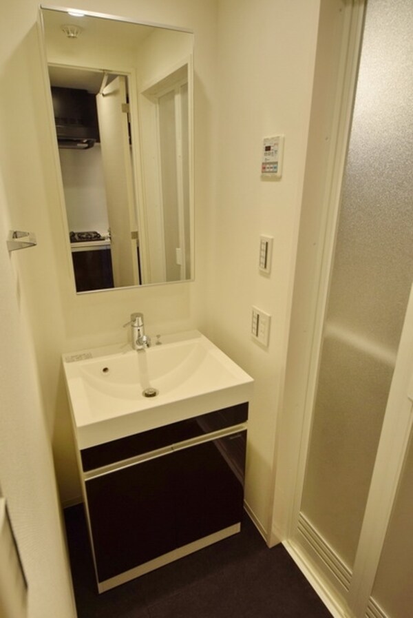 洗面(★朝の身支度に便利な独立洗面台です★)