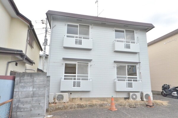 外観(閑静な住宅街に建っています♪)