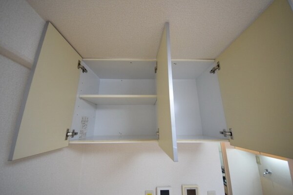 設備(♪室内に吊戸棚付き♪)