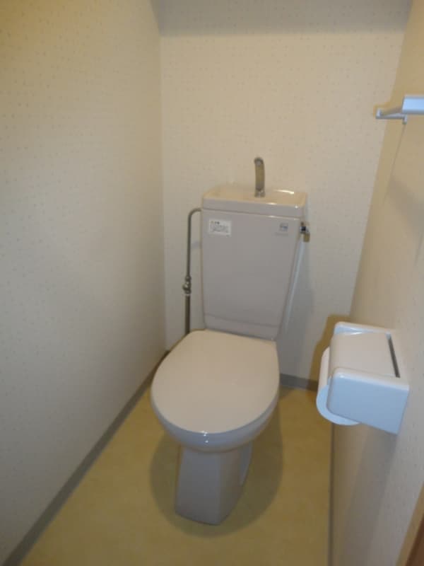 トイレ(トイレで考え事)