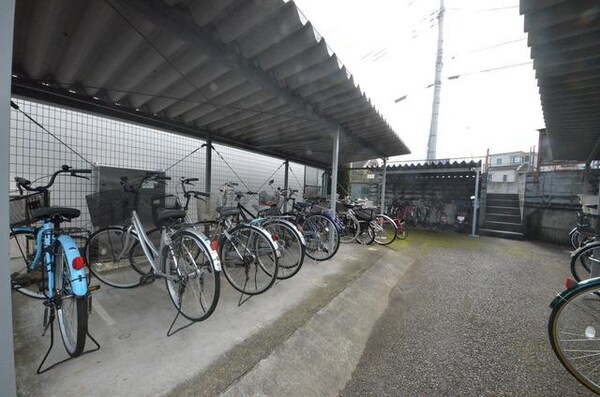 共有部分(♪自転車でお出かけしましょう♪敷地内駐車場もあります)