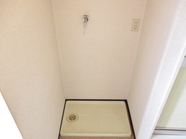 その他(防水パン付きの洗濯機置場です)