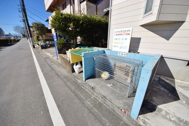 物件内観写真17　(★敷地内専用ゴミ捨て場になります★)