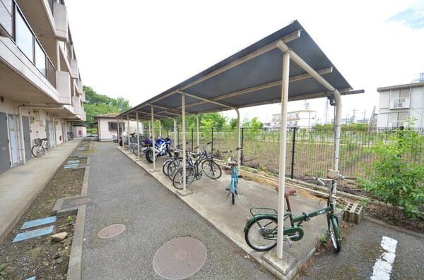 共有部分(♪大型バイクの駐輪可能です！♪)