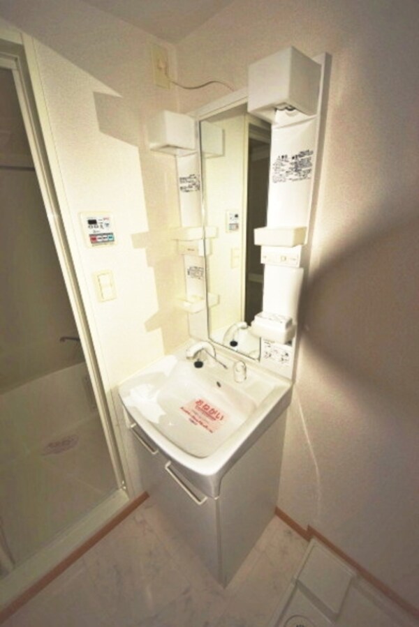 洗面(★お出掛けの際の身支度はこちら★)