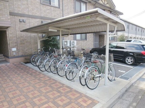 共有部分(★やっぱり駐輪場は屋根付ですね★)