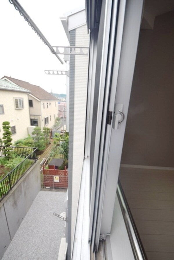 設備(★窓の外に洗濯物を干せます★)