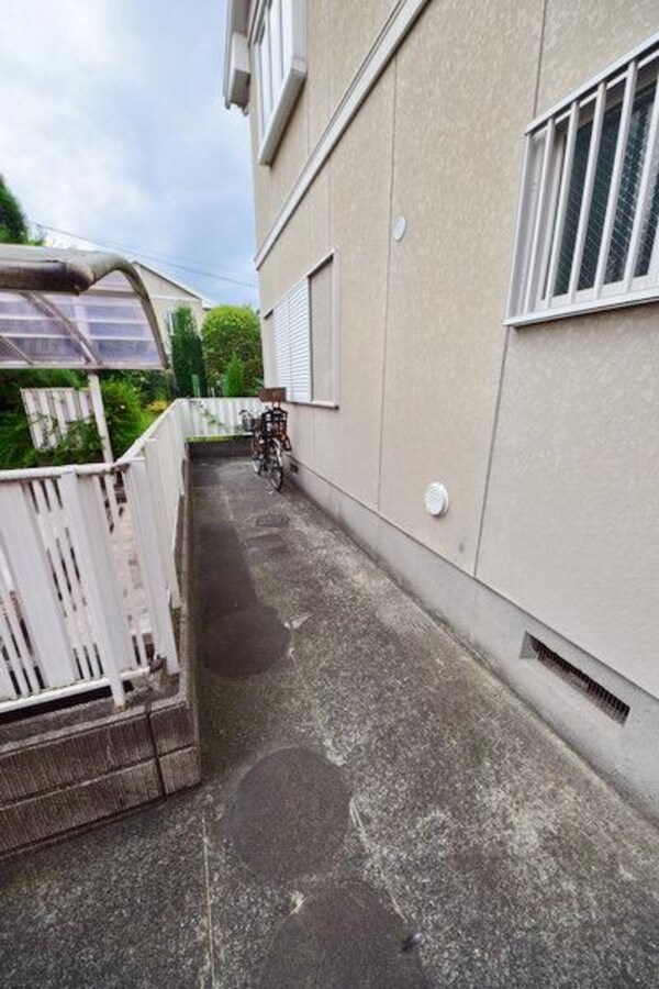 共有部分(★自転車置く道もありそうですね★)