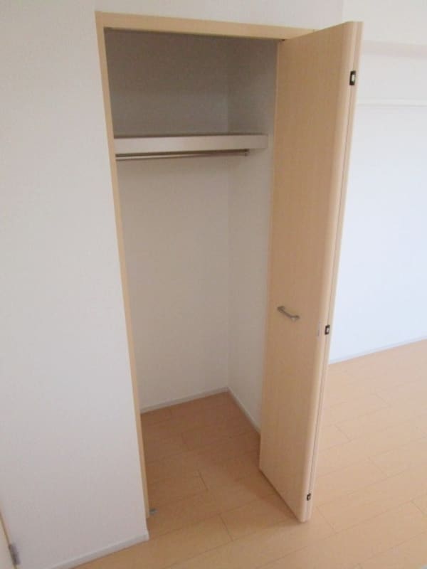 設備(～リビングにも収納があるんです～)