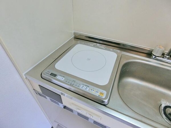 キッチン(＊同建物の同間取りの別のお部屋のイメージです。お部屋により…)