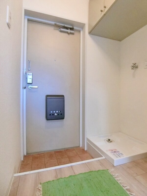 玄関(＊同建物の同間取りの別のお部屋のイメージです。お部屋により…)