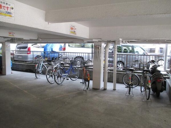 共有部分(★屋根付きの敷地内駐輪場★)