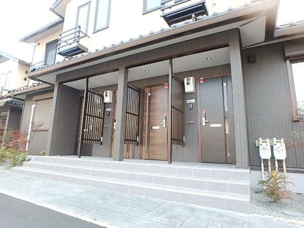 エントランス(★お部屋探しはタウンハウジング高幡不動店まで★)