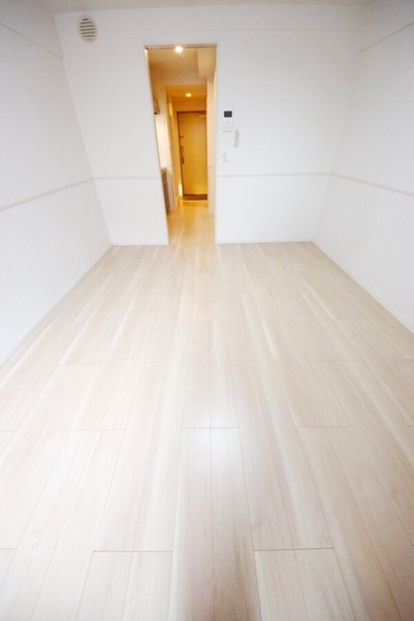 その他室内・内装(★バルコニー側から見たお部屋です★)