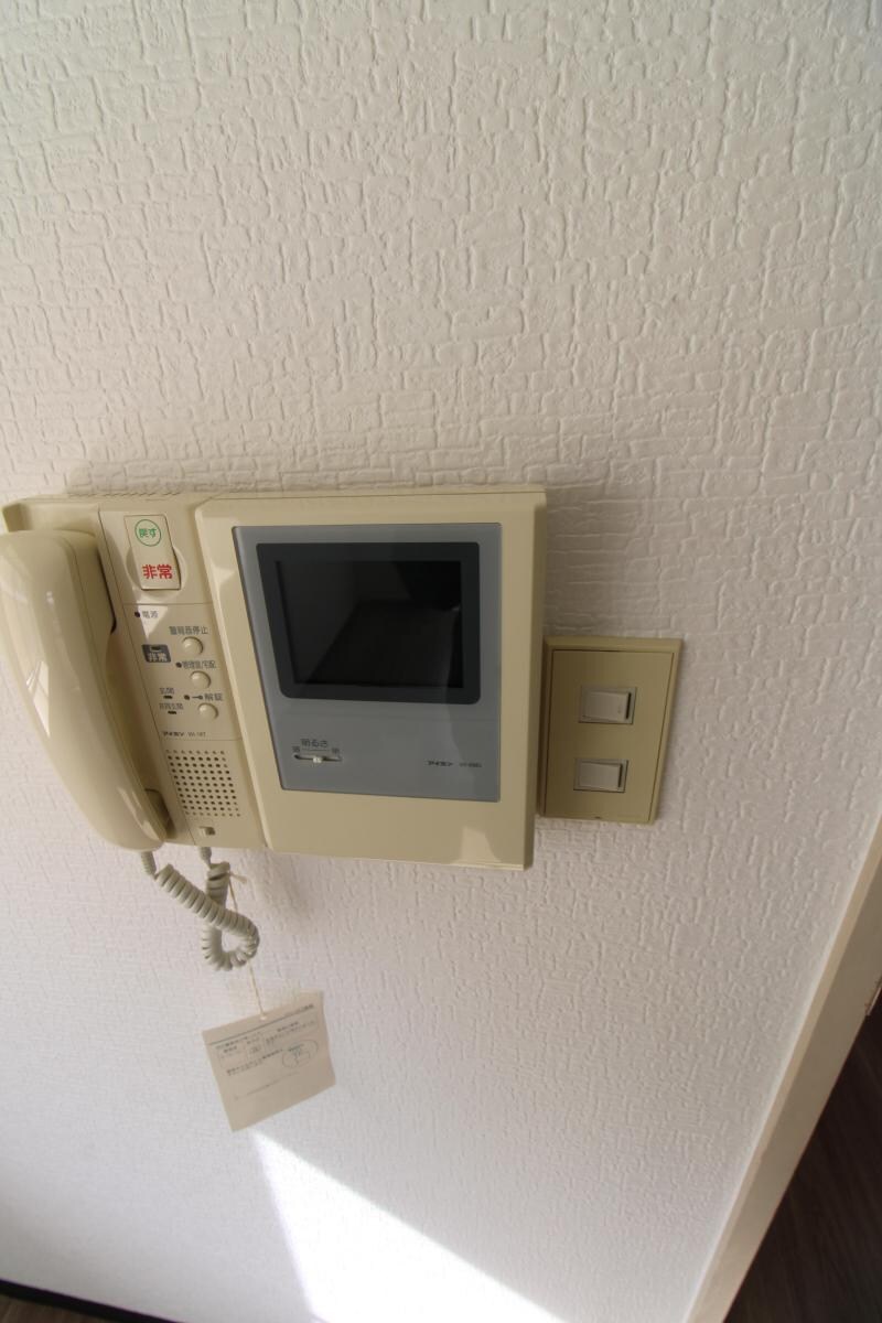 物件内観写真5　(モニタ付きインターホン)