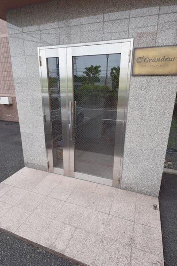 エントランス(★エントランス前からパシャリ★)