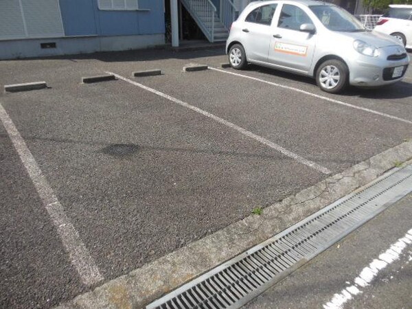 駐車場(～敷地内駐車場も完備してるんです～)