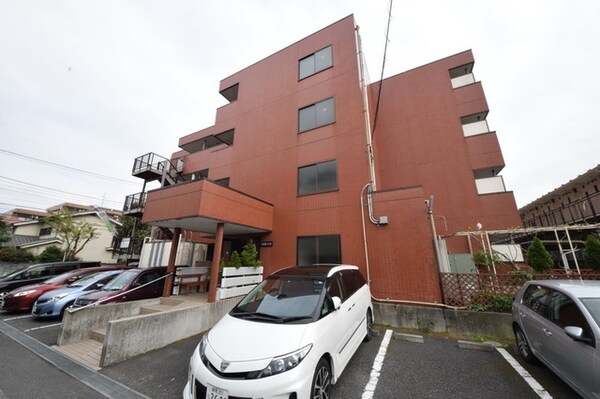 外観(♪重厚感あるタイル貼りの物件です♪)
