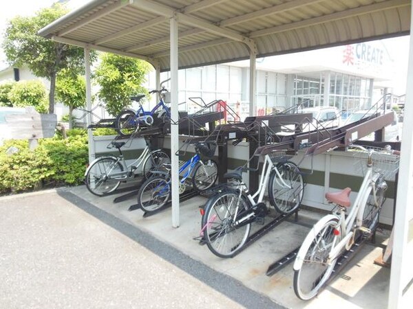 共有部分(★敷地内の屋根付駐輪場です★)