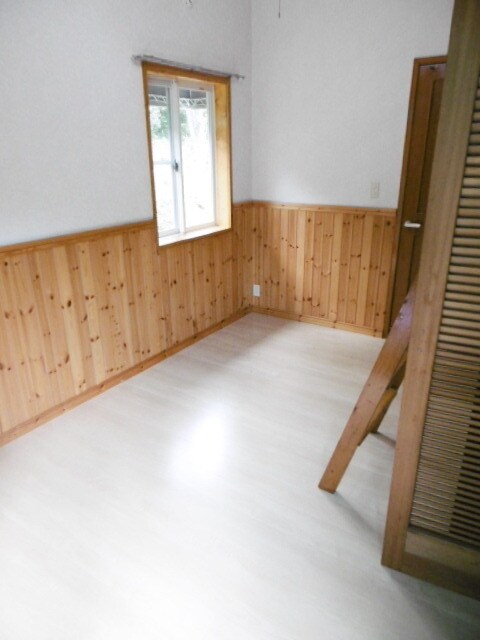 物件内観写真3　(★角部屋で日当たりも良好です★)