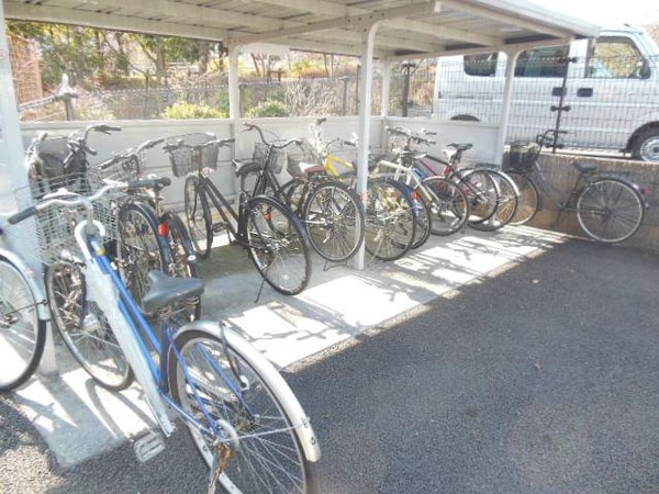 共有部分(★敷地内の屋根付駐輪場です★)