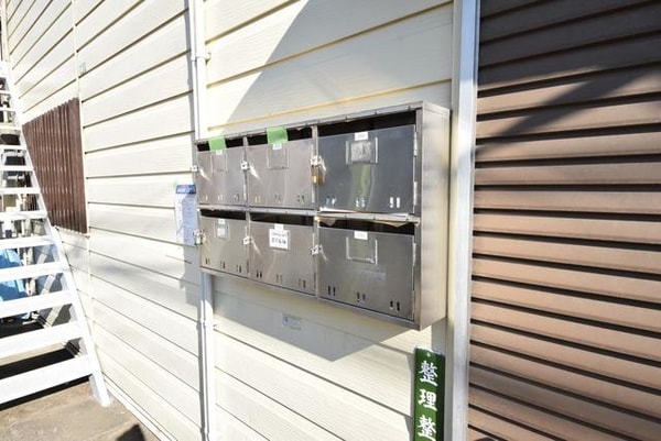 エントランス(♪集合ポスト♪)